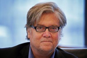 Bannon deja la CasaBlanca